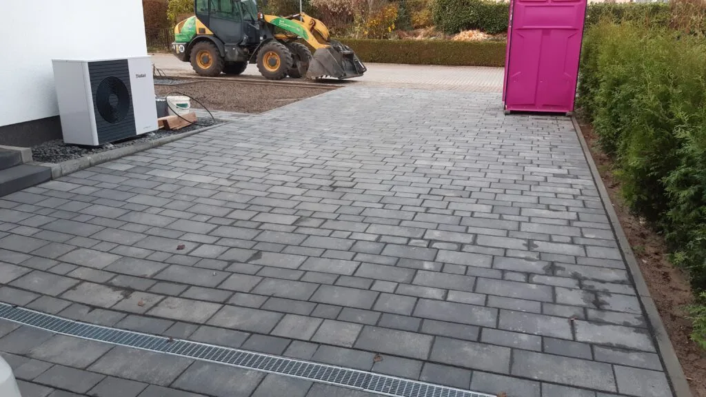 Die Westterrasse ist auch fertig